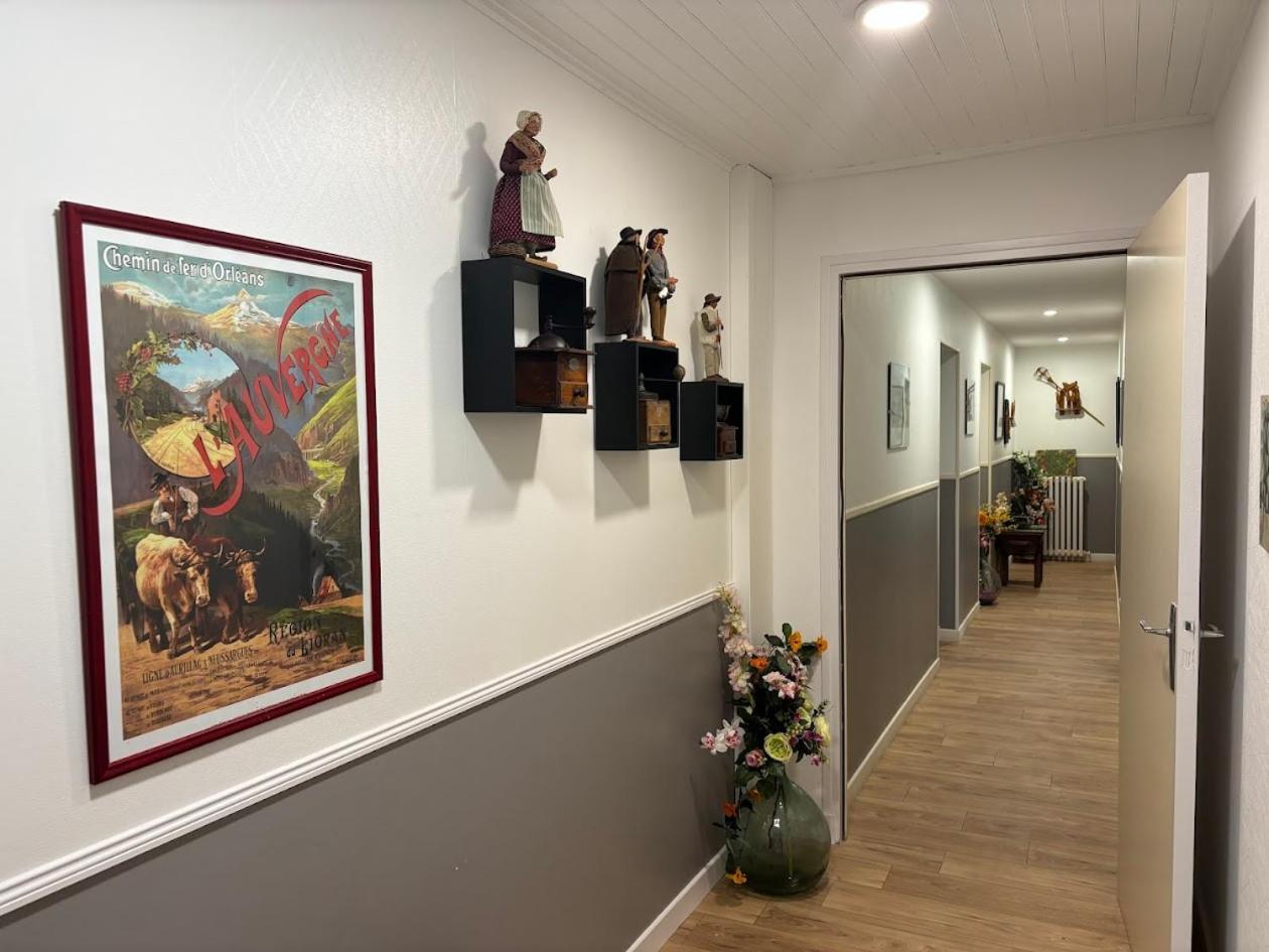 Auberge De La Normandie Junhac ภายนอก รูปภาพ