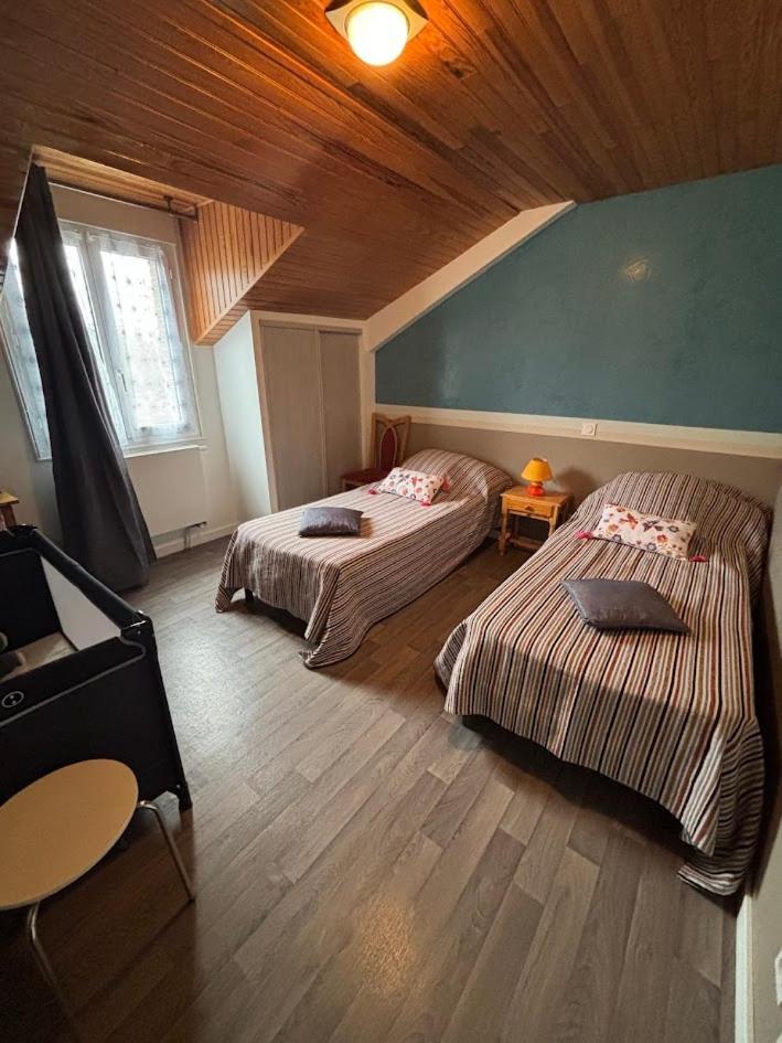 Auberge De La Normandie Junhac ภายนอก รูปภาพ