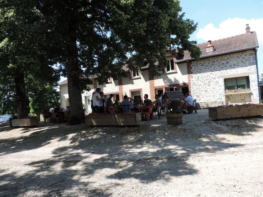Auberge De La Normandie Junhac ภายนอก รูปภาพ